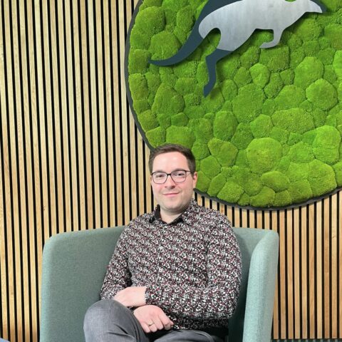 Das Bild zeigt den Mitarbeiter Marco Hiller im Porträt.